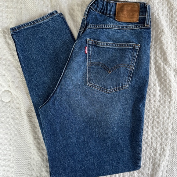 Levi’s Premium 80s Mom Jean - Picture 1 of 3